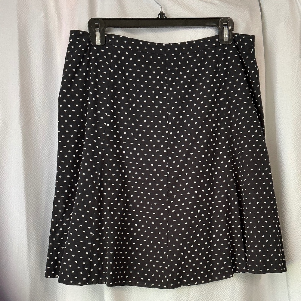 Lightweight lined polka dot skirt